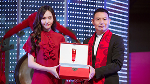 中国美正当红，，UEDA股上市，，，，引领新时代